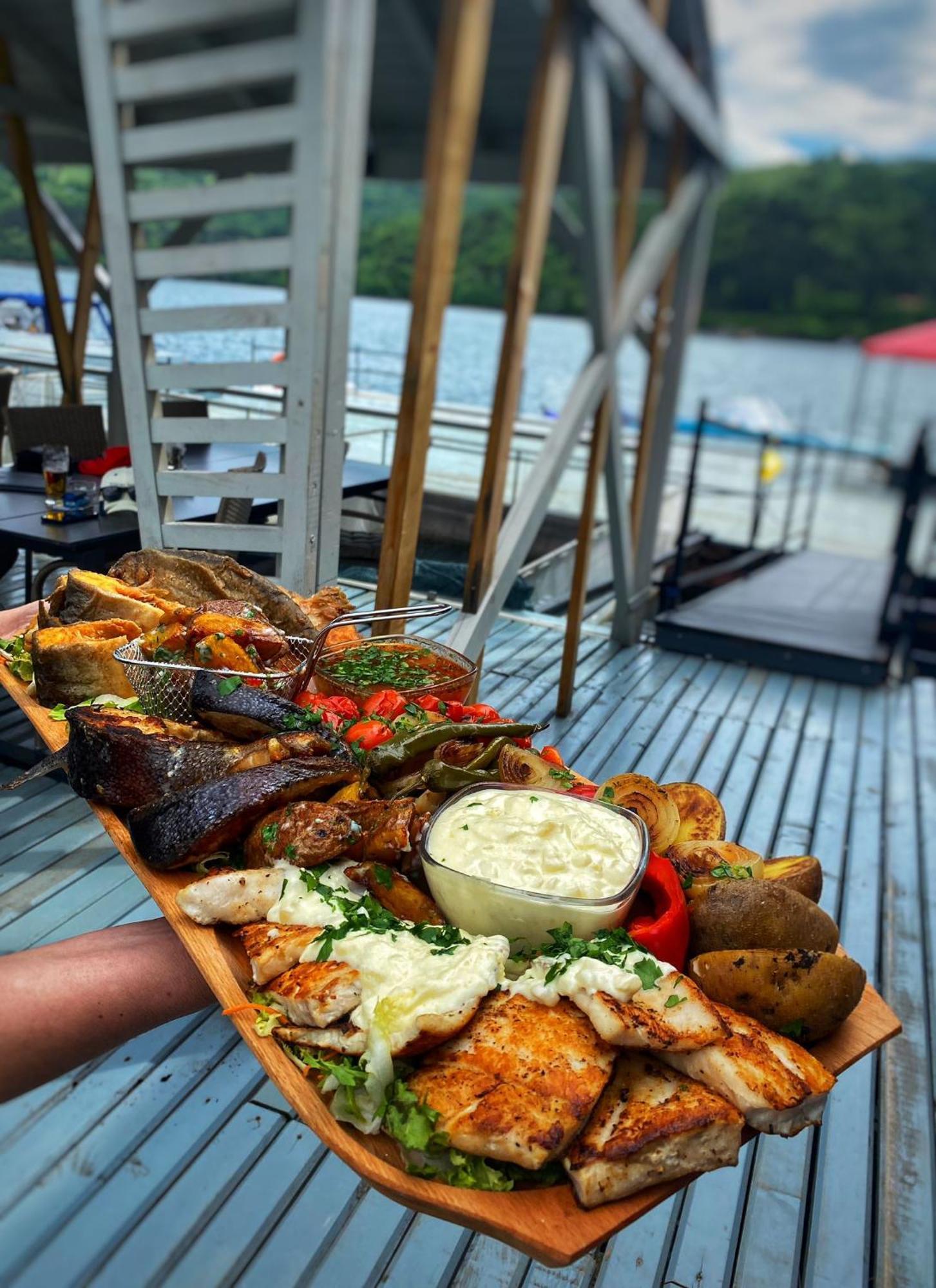 Hotel Pescarus Port Bicaz Dış mekan fotoğraf